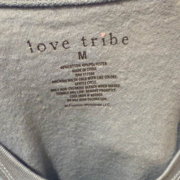 Blue Snoopy Sweatshirt with Rainbow size medium - Picture 5 of 5